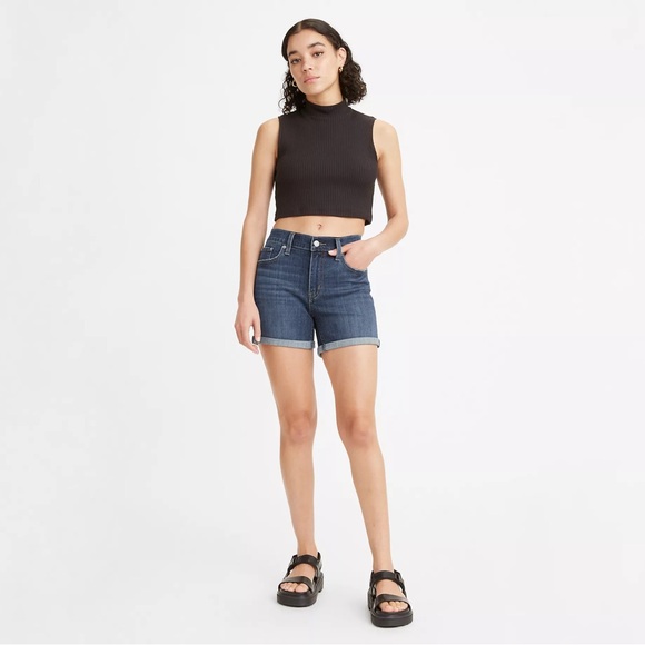 Levi’s Mid Length Shorts - Picture 2 of 4